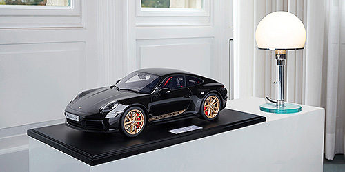 PORSCHE 911 (992) CARRERA 4S - 2020 - TIEFSCHWARZMETALLIC
