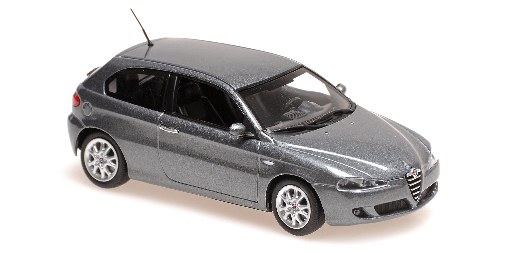ALFA ROMEO 147 - 2005 - GREY METALLIC