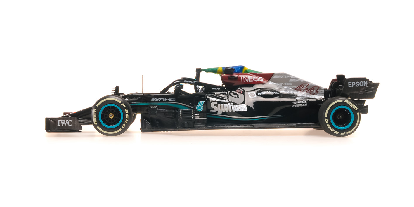 MERCEDES-AMG PETRONAS FORMULA ONE TEAM W12 E PERFORMANCE - HAMILTON - 1ST BRAZILIAN GP 2021 W/FLAG