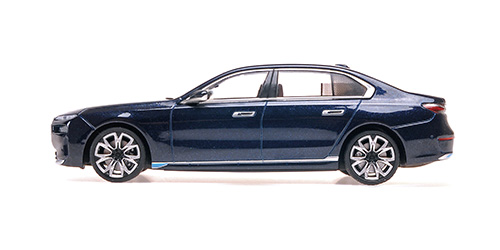 BMW I7 - 2023 - MATT BLUE METALLIC