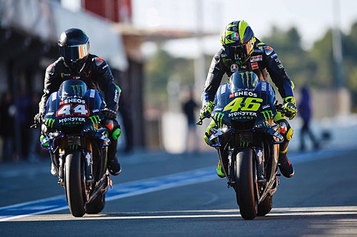YAMAHA YZR-M1 - SET  2 BIKES + 2 FIGURINES - HAMILTON/ROSSI - TEST VALENCIA 2019