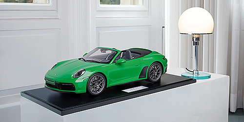 PORSCHE 911 (992) CARRERA 4S CABRIOLET - 2020 - PYTHONGRÜN