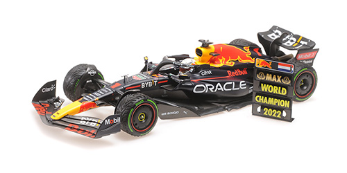 ORACLE RED BULL RACING RB18 -  VERSTAPPEN - WINNER JAPANESE GP 2022 -  W/PITBOARD - WORLD CHAMPION