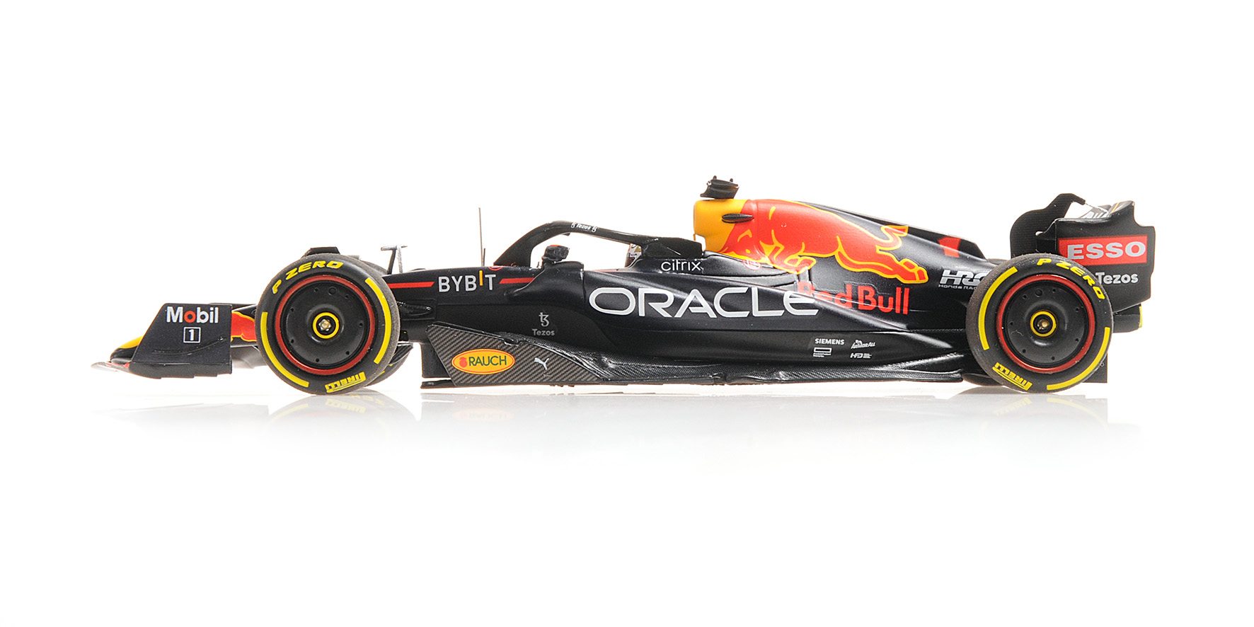 ORACLE RED BULL RACING RB18 - MAX VERSTAPPEN - WINNER SAUDI ARABIAN GP 2022
